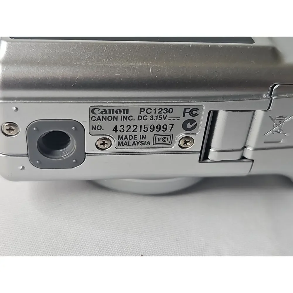 Canon PowerShot A550 7.1MP Digital Camera In Box - Silver TESTED